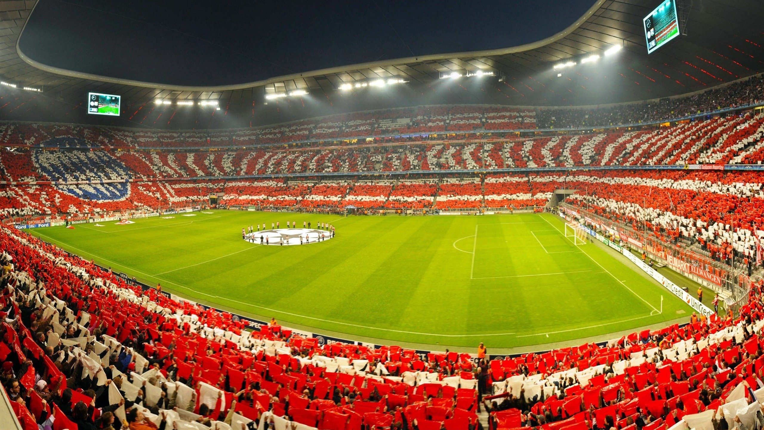 以“足球+旅游+文化”为核心，打造多产业融合示范区，足球文化长廊